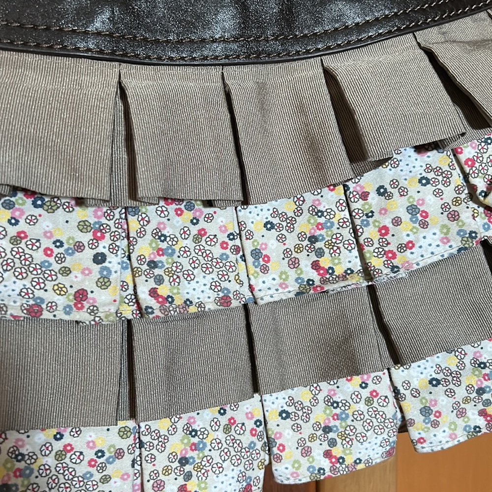Thirty-one Ruffled Purse - Picture 3 of 4